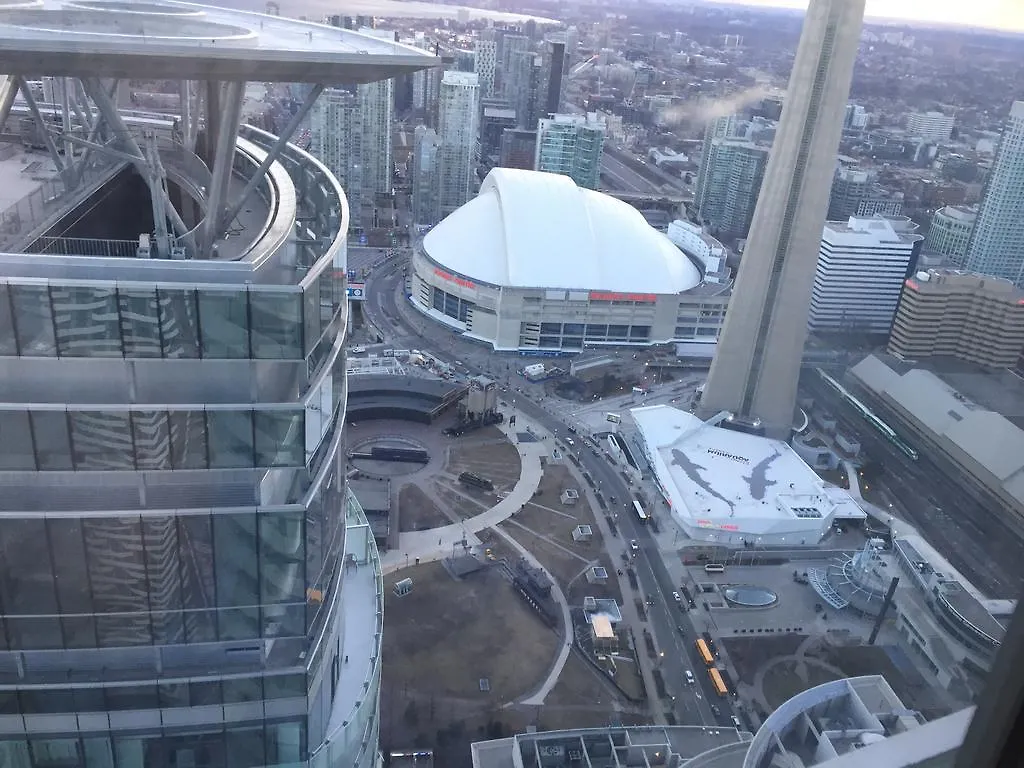 iHost Suites Ice Condo Toronto