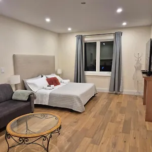 Gabby's Place Downtown Core Homestay