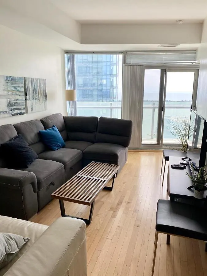 Ihost Suites Ice Condo Toronto